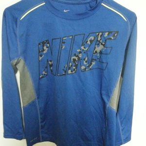 Boys Nike long sleeve shirt size Large